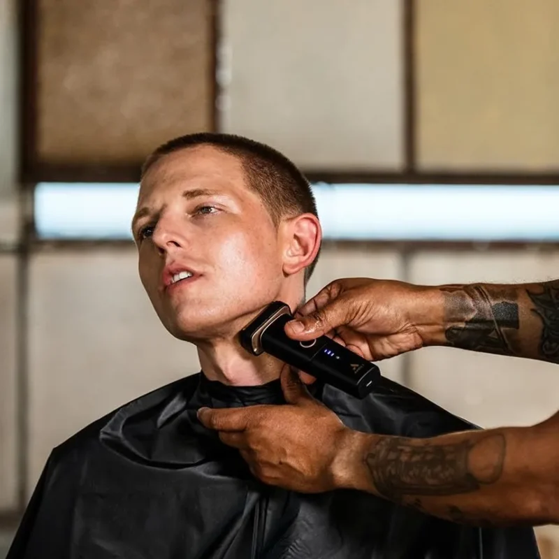 Afeitadora Profesional Andis reSURGE: Eleva tu Juego de Afeitado a un Nivel Superior - Imagen 14