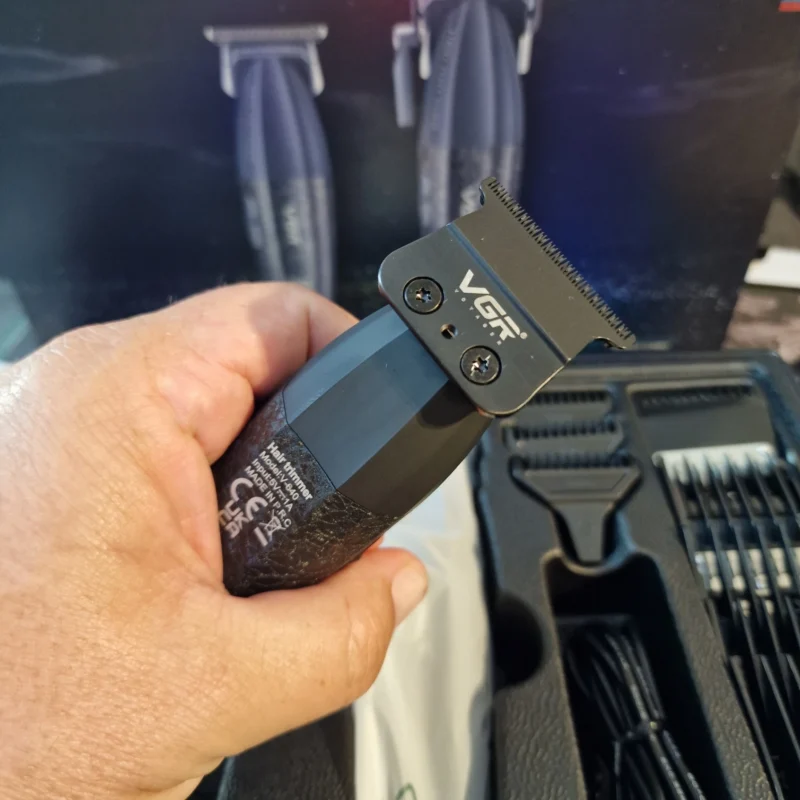 Combo Clipper Y Trimmer VGR V-640 Black 9000 RPM Profesional - Imagen 10